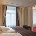 The Dufour By Schweizerhof Hotel