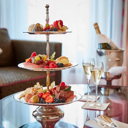 The Dufour By Schweizerhof Ξενοδοχείο