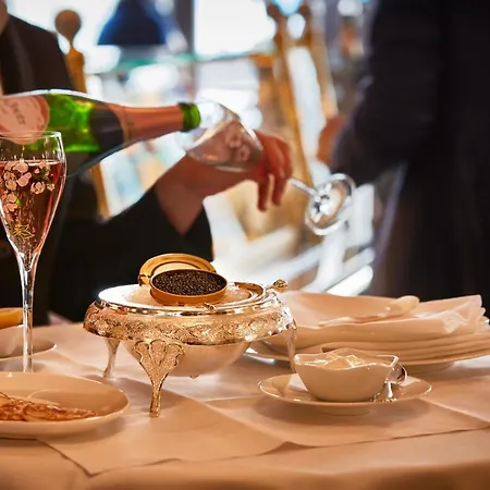 酒店 The Dufour By Schweizerhof 5*